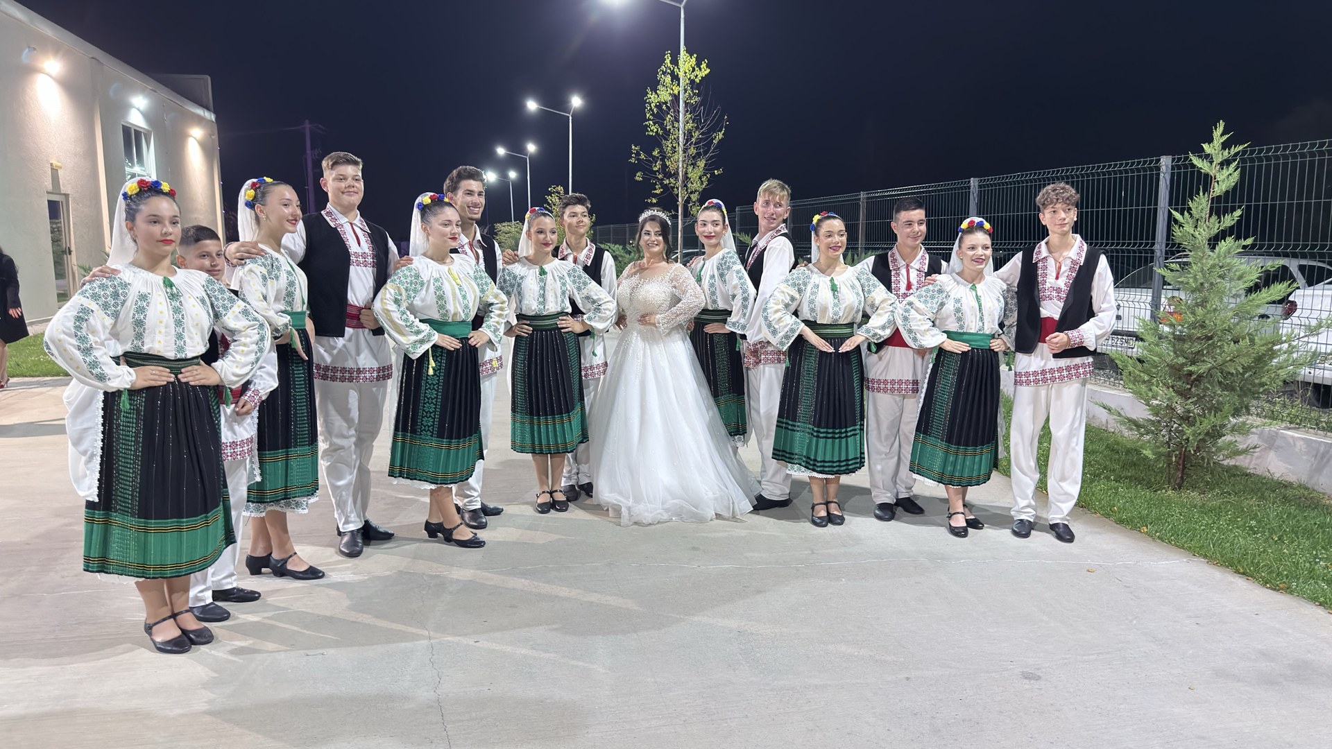 Două nunți, o comunitate și voie bună din plin!